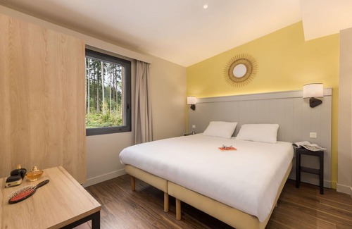 Hattigny Casa | Nice apartment in villa for 12 people with WIFI, pool, hot tub, TV and terrace