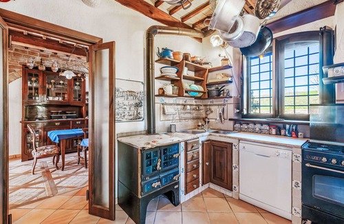 Lidarno Villa | Bonito apartamento en villa para 6 personas con WIFI, piscina, TV, patio y mascotas permitida