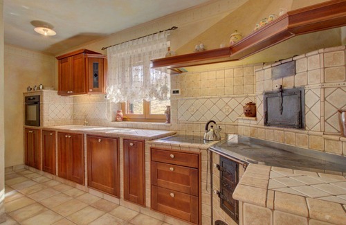 Hrastovlje Apartamento | Apartamento con piscina privada, A/C, WIFI, TV, terraza, mascotas permitida, vista panorámica