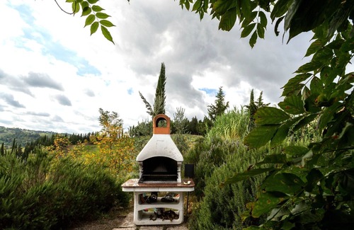 Sughera Apartamento | Hermoso apartamento con WIFI, piscina, A/C, TV, terraza y vista panorámica, cerca de San Gimignano