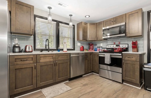 Mount Holly Casa | NICE Cedar Craftsman in Country