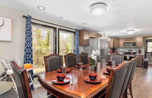 Mount Holly Casa | NICE Cedar Craftsman in Country