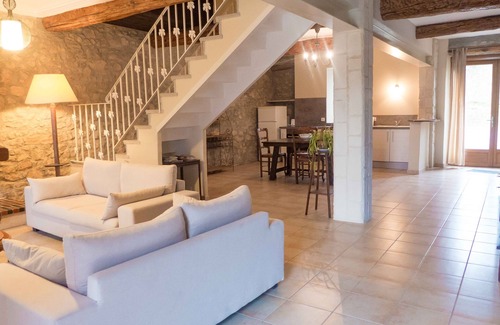Montbrun-des-Corbieres Cabaña | Albergue entre Narbonne y Carcassonne gran piscina con vistas
