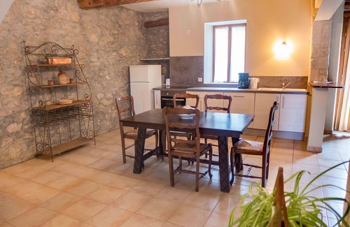 Montbrun-des-Corbieres Cabaña | Albergue entre Narbonne y Carcassonne gran piscina con vistas