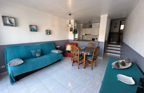 Centro de Roses Apartamento | Bonito apartamento vista a la piscina y montaña AV-28