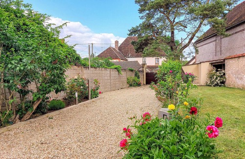 Etigny Casa | Hermosa casa en étigny con cocina