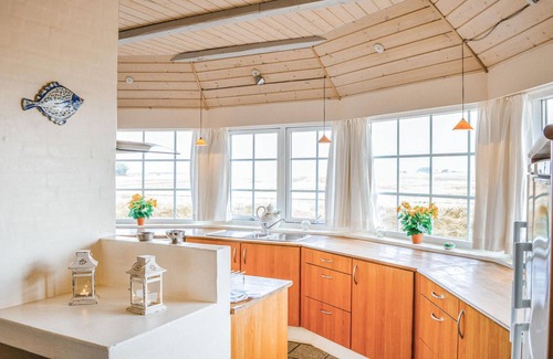 Vrist Strand Casa | Bonita casa en Harboøre con cocina.