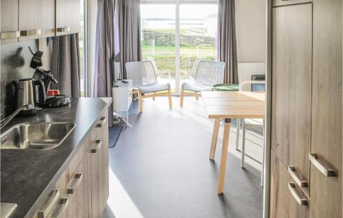 Lauwersoog Casa | Nice Home In Lauwersoog With Kitchen