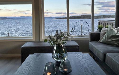 Hervik Casa | Nice Home In Liarvåg With Sauna