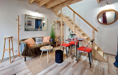 Loguivy Casa | Nice Home In Ploubazlanec With Kitchen