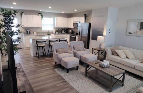 Petersburg Casa | Nice! New home near VSU x Fort Lee Military Base mins to DT Richmond VA