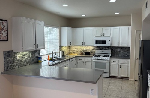 Palmdale Casa | Nice remodeled House for rent in West side of Palmdale