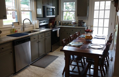 Taylorsville Casa | Nice retreat, in a quiet neighborhood in the Brushy Mountains!