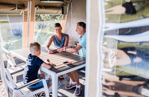 Opende Casa | Bonita tienda de campaña en un camping