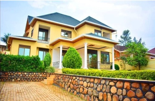 Kigali Villa | Bonita villa en alquiler, en la cima de la colina Kigali y hermosa vista.