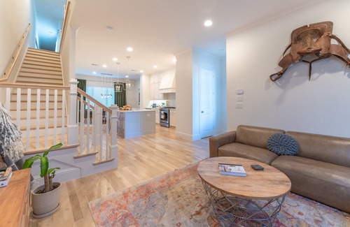 Oak Cliff Casa | Nicest Rental in Vibrant Bishop Arts! Beautifully decorated with luxury bedding.