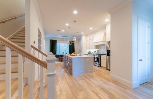 Oak Cliff Casa | Nicest Rental in Vibrant Bishop Arts! Beautifully decorated with luxury bedding.