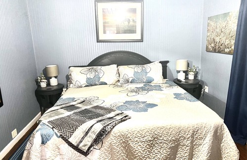 Hartsfield Cabaña | Rural-King-Baño privado con ducha-Vista al campo-Nico's Cottage