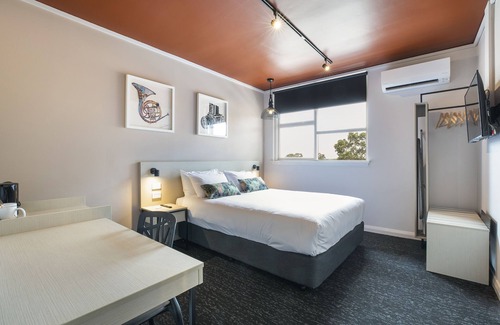 Fairfield Heights Hotel | Nightcap at Fairfield