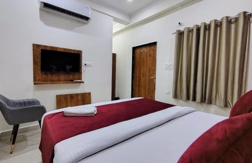 Vrindavan Hotel | NIKUNJ VAN By Hare Krishna Ambiance