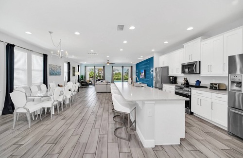 Bay Lake Villa | Just Chill Inn - Nueve Habitaciones Villa, Capacidad 20