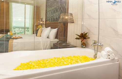 Ninh Kieu Hotel | Ninh Kieu Riverside Hotel