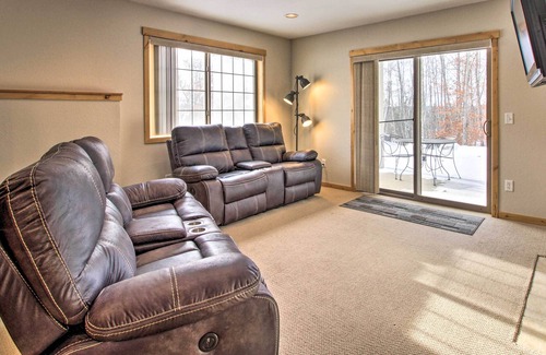 Lake Shore Casa | Nisswa Resort Townhome w/ Private Boat Slip!