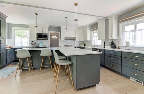 Orange Casa | NJ Suburban Retreat - Direct train to NYC - Train station half a mile walk!