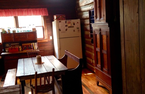 Sylva Cabina | Pet Friendly by BoldStream