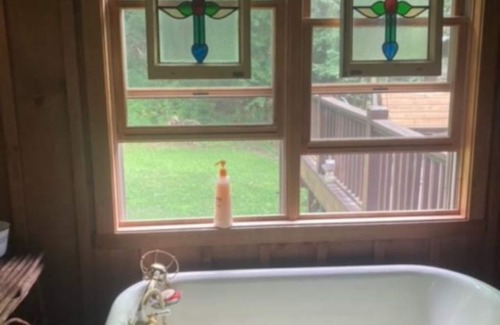 Sylva Cabina | Pet Friendly by BoldStream