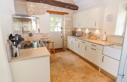 Chedworth Casa | NO 1 EASTINGTON, family friendly, with open fire in Northleach