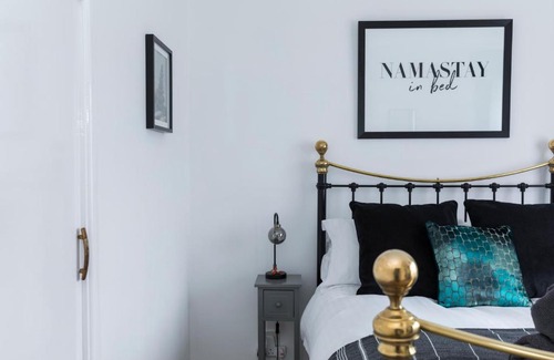 Layer Marney Casa | No.19