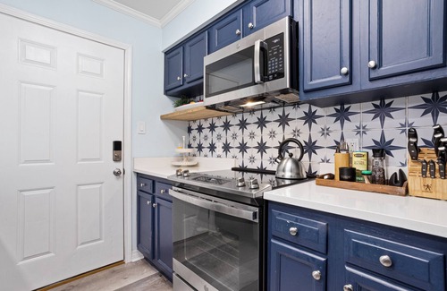 Bay St Louis Casa | No Cleaning Fee! King Suite. Sleeps 8. 3 BR. 2.5 Baths. Pet Friendly!