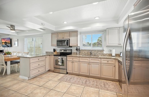 Painters Hill Casa | Ocean Views/Steps to Private Beach/Family Retreat