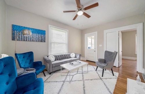 Grand Rapids Casa | No Place Like Home - Welcome Friends and Families - Sleeps 10