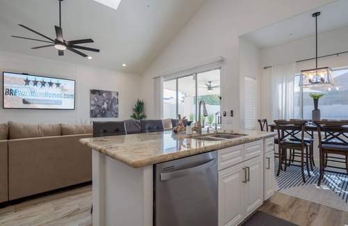 Central Scottsdale Casa | NO TAX! Stunning$100K+Remodel! Perfect QuietLocation,HtdPool,Spa,BBQ,FirePit,SUV
