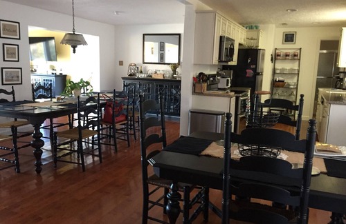 Moneta Casa | No Wake Cove, Three Kayaks, wifi rápido, 2 King 2 Queen 2 Kids Bungalows, Game Rm
