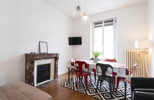 Vittel Apartamento | Noa : Piso de 2 habitaciones en el centro de Vittel (Balcón y aparcamiento gratuito)