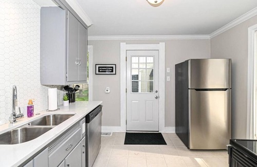 Noblesville Casa | Noblesville Getaway | Cozy, Central & Relaxing