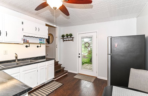 Noblesville Casa | Waterfront casita, golf, kayaks, close to hiking, golf and downtown Noblesville!
