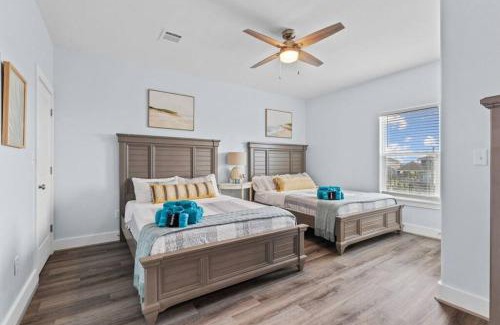 Crystal Beach Casa | Noisywaves - Beachfront Paradise with Hot Tub, Yard, and Game Room