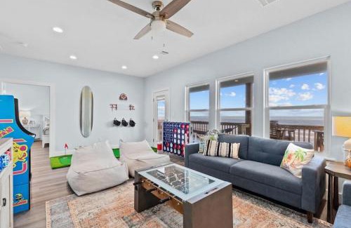 Crystal Beach Casa | Noisywaves - Beachfront Paradise with Hot Tub, Yard, and Game Room