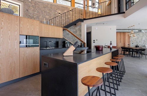 Evgiros Villa | Noiya - Ocho Habitaciones Villa, Capacidad 16