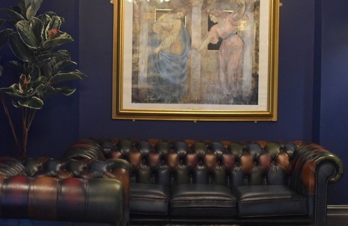 Bangor Hotel | Nomi Rooms and Restaurant