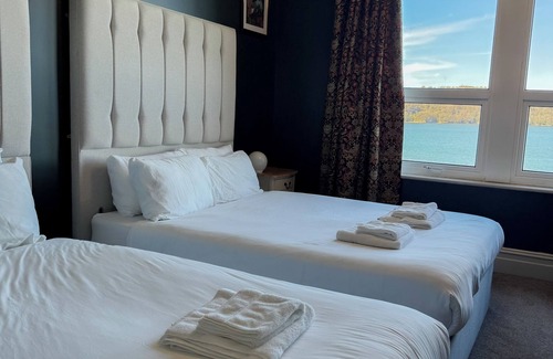 Bangor Hotel | Nomi Rooms and Restaurant