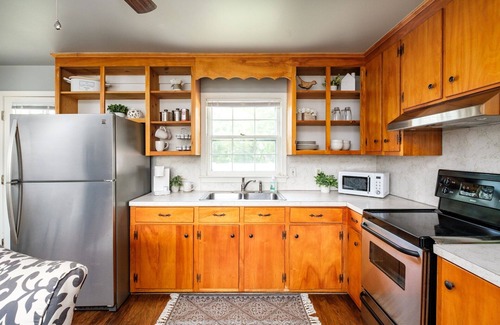 Waynesboro Casa | Nona's Cottage-Waynesboro/Shenandoah Valley, VA