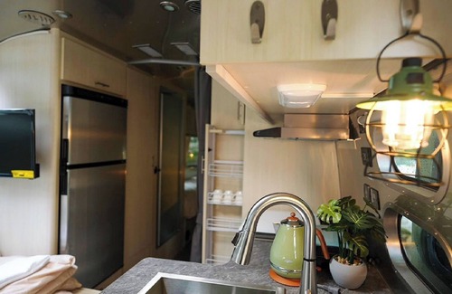 Higashiomi Cabina | Nonsmoking Airstream Trailer house For overn / Higashiomi Shiga