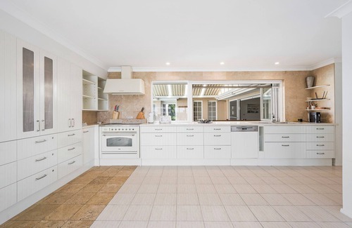 Port Macquarie Casa | Noojee - Stunning waterfront property on the canals