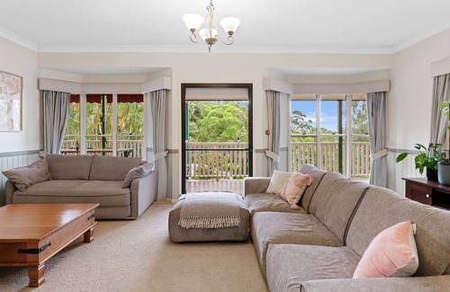Black Mountain Casa | Noosa Hinterland Haven - Bring the dogs & the boat