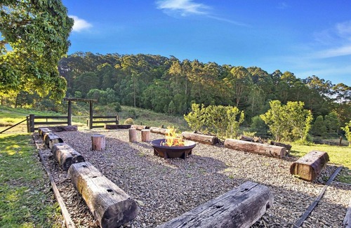 Kin Kin Casa | Noosa Hinterland Luxe Farm House - Kin Kin - Pets, Weddings, & Events allowed!
